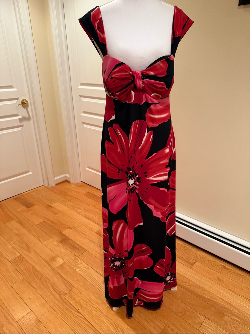 Maggy London Floral Maxi Dress in Black and Red, really cute for summer